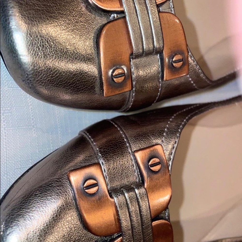 Flats - Picture 2 of 4
